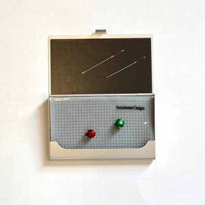 BHN Logo Magnetic Bead Case