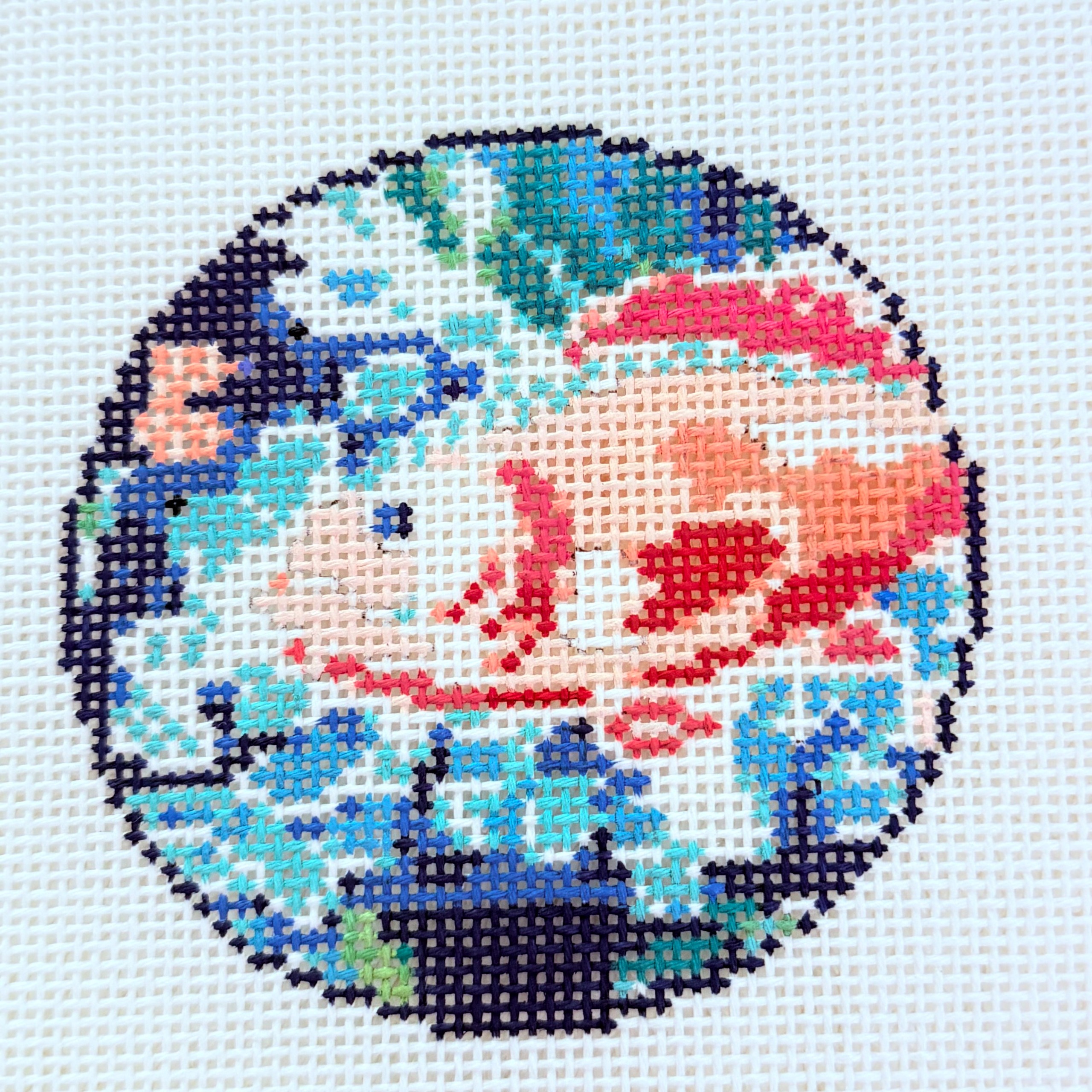 Preppy Fish Round